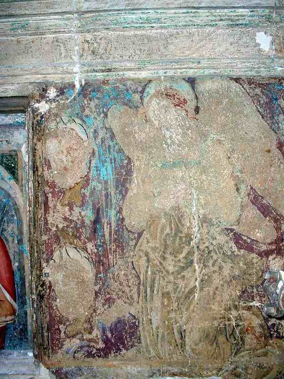 Edicola votiva di S.Anatolia - Angeli e putti al lato sinistro di Sant'Anatolia - Affresco recentemente scoperto all'interno dell'edicola - Fotografia di Roberto Tupone - 2004