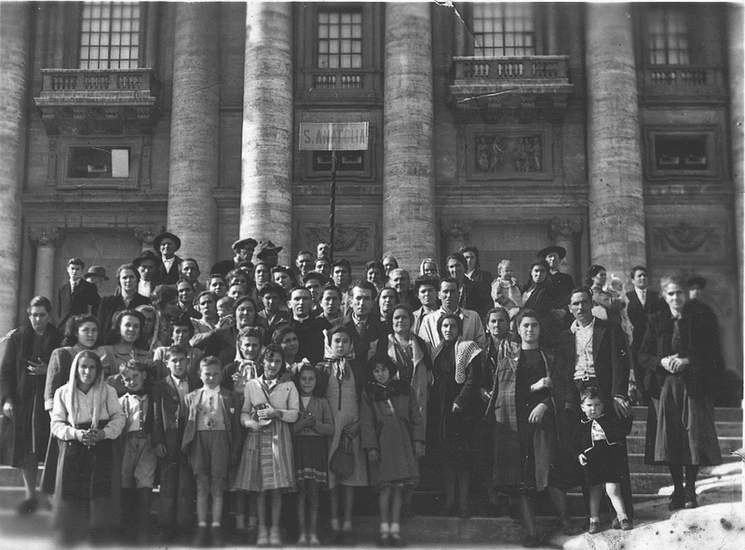 1950 - Il popolo di Sant'Anatolia in pellegrinaggio a Roma per l'Anno Santo 1950